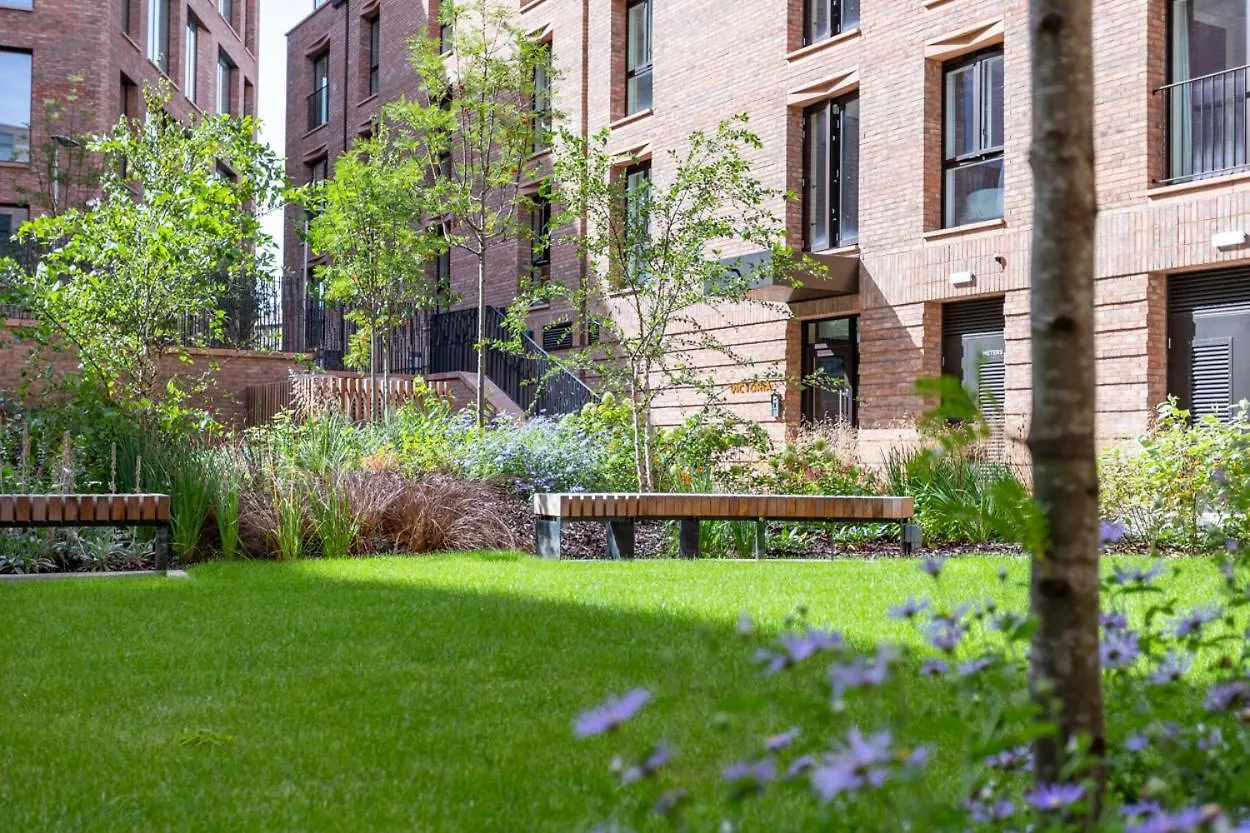 Luxury 2 Bedroom Apartment With Free Parking In The Heart Of York
