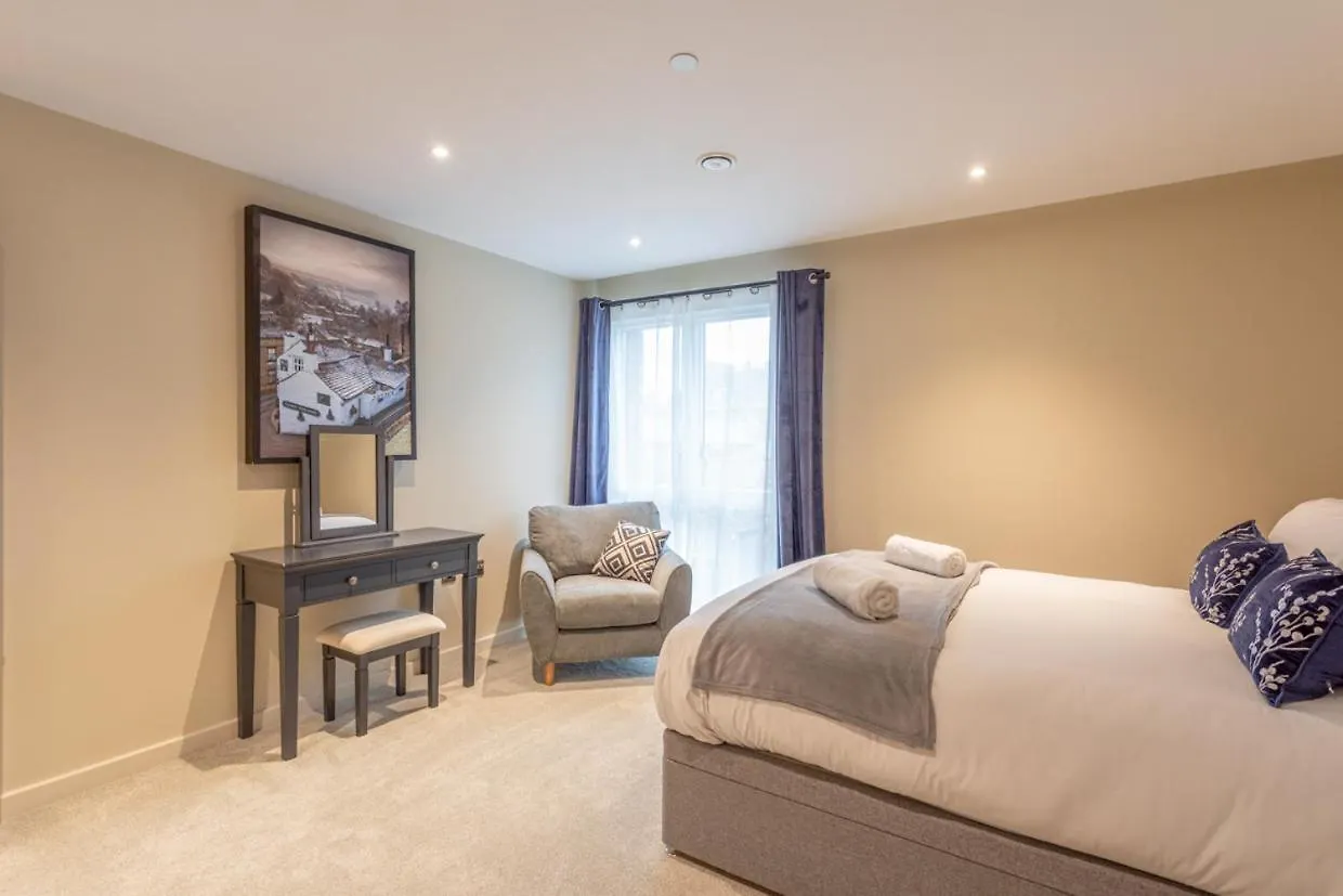 Luxury 2 Bedroom Apartment With Free Parking In The Heart Of York