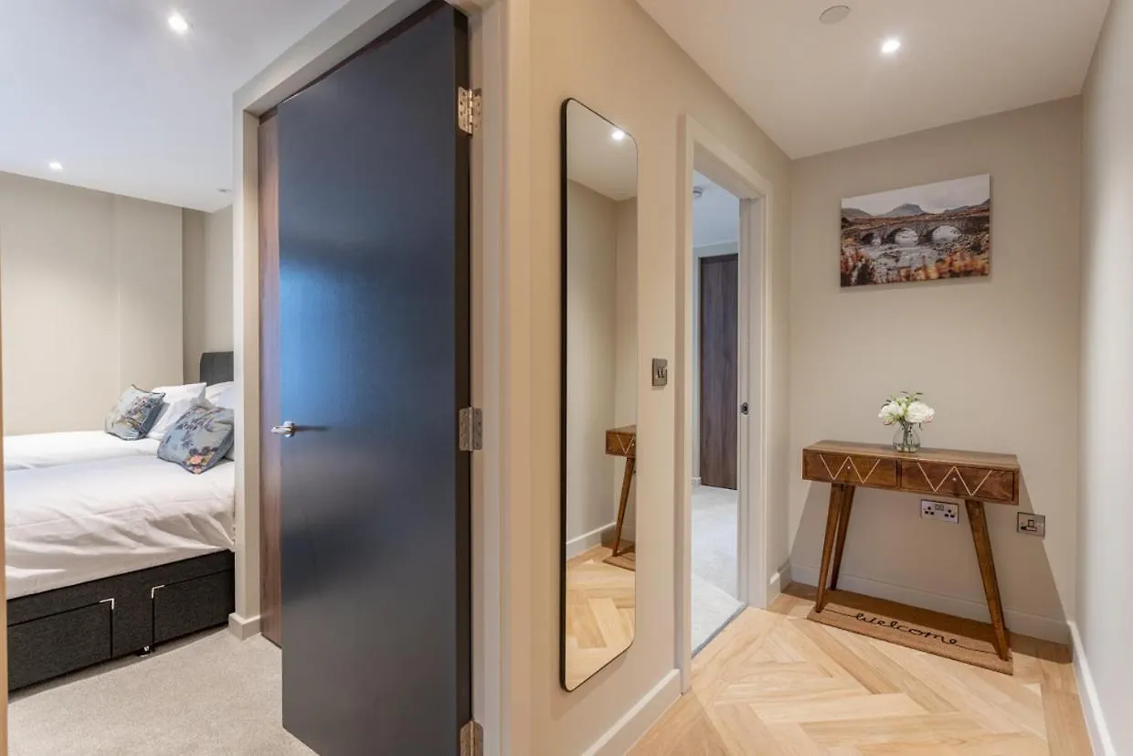 Luxury 2 Bedroom Apartment With Free Parking In The Heart Of York